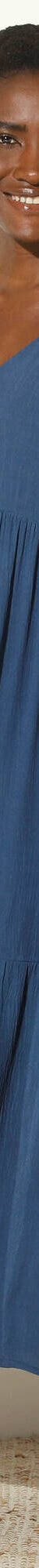 Robe col V longue unie, crépon (bleu indigo) Robe col V longue unie, crépon (bleu indigo)
